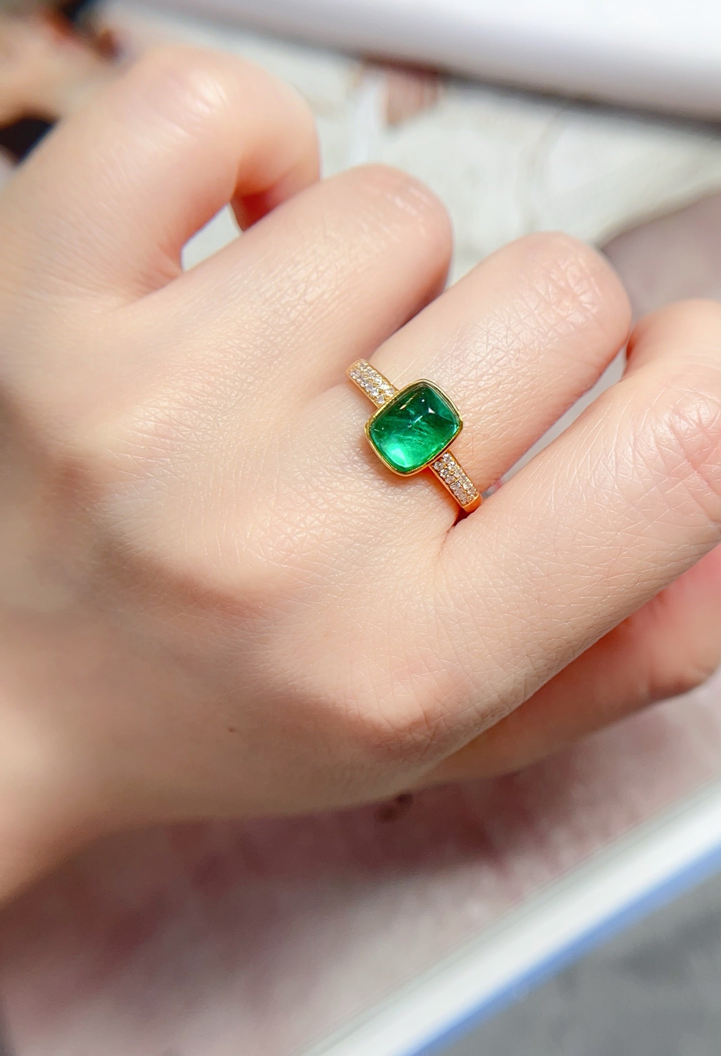 18K Gold Emerald Ring - 5