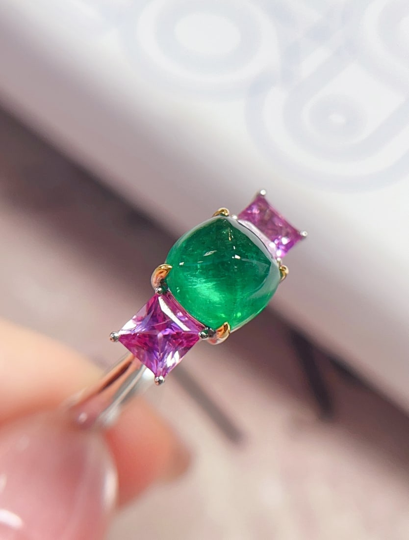 18K Gold Emerald Ring - 4