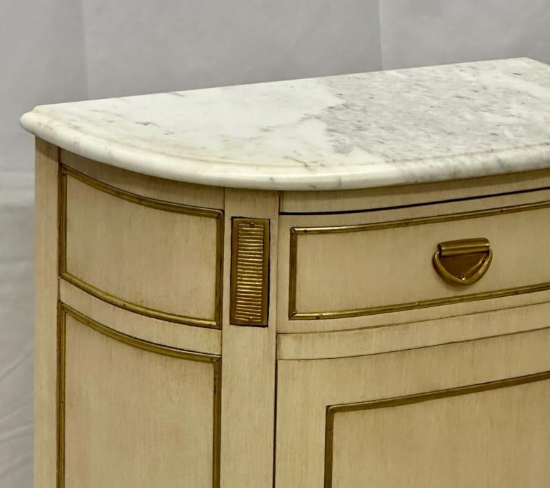 Pair of White Nightstand or End Tables / Side Tables, Marble Top Louis XV Style - 4