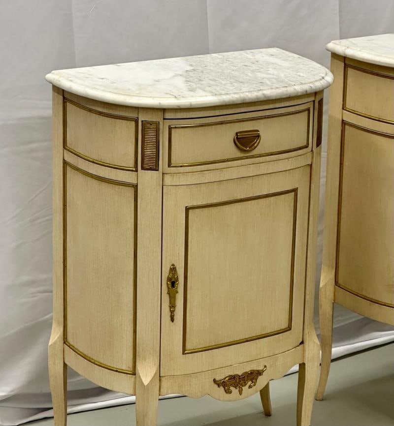 Pair of White Nightstand or End Tables / Side Tables, Marble Top Louis XV Style - 5
