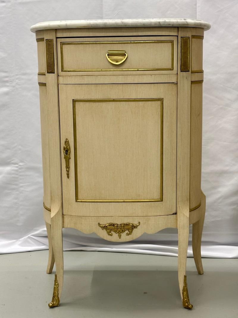 Pair of White Nightstand or End Tables / Side Tables, Marble Top Louis XV Style - 7