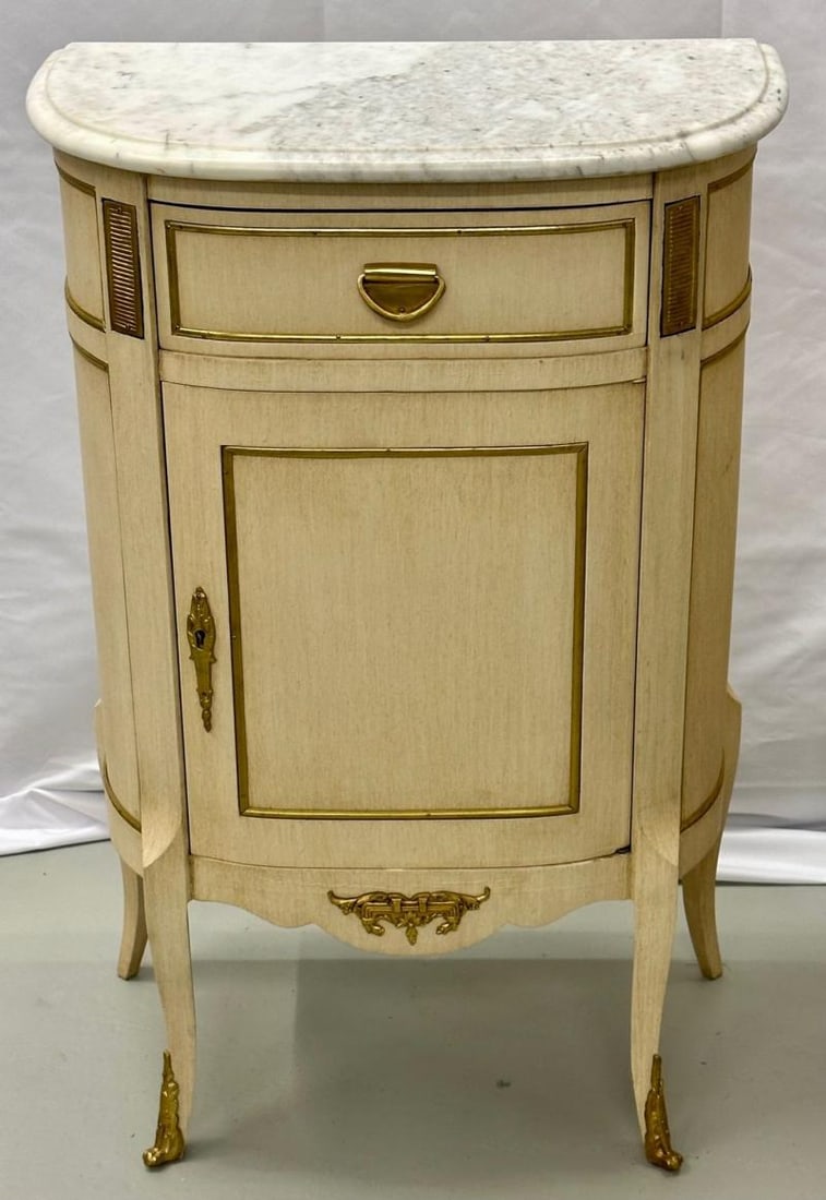 Pair of White Nightstand or End Tables / Side Tables, Marble Top Louis XV Style - 8