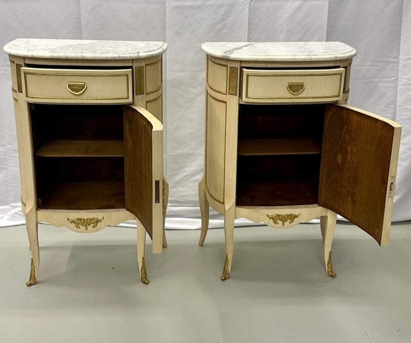 Pair of White Nightstand or End Tables / Side Tables, Marble Top Louis XV Style - 9