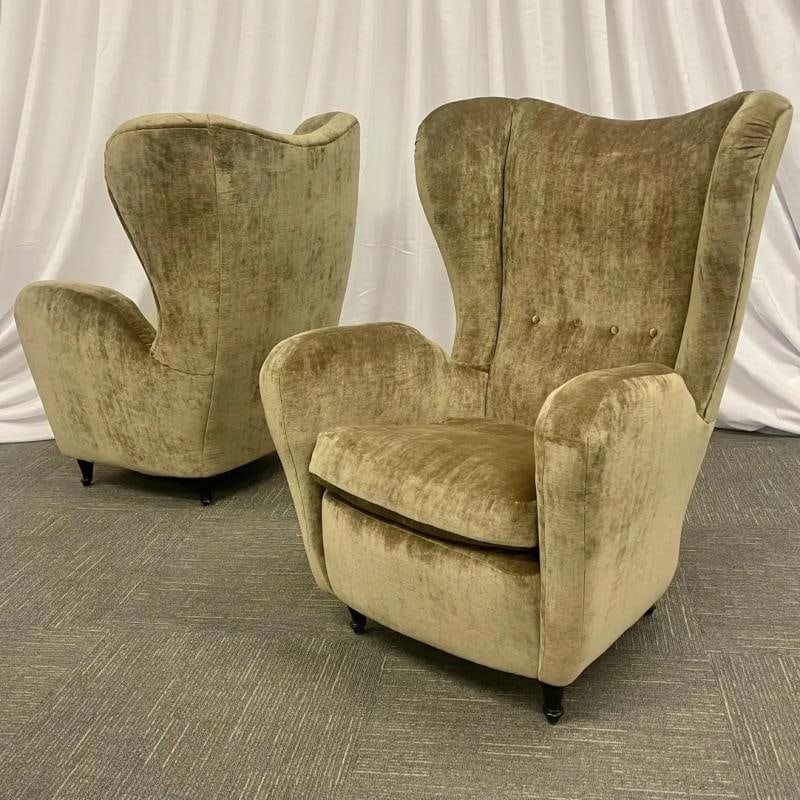 Pair Mid-Century Modern French Designer Wingback, Lounge Chairs, France, 1970s - 2