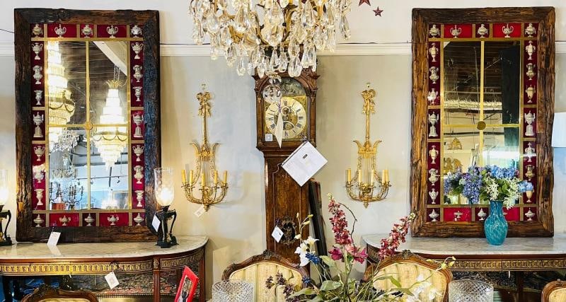 Rustic Italian Wall Mirror with Reverse Painted Classical Vases and Urns - 5
