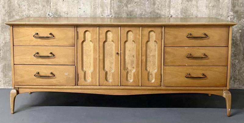 Mid-Century Modern Dresser, Sideboard by United Furniture Company - 2