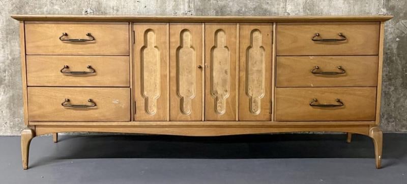 Mid-Century Modern Dresser, Sideboard by United Furniture Company - 3