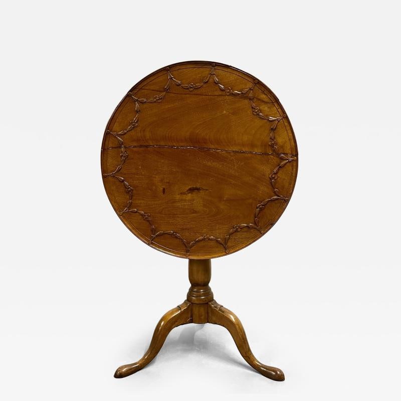 19th Century American Pie Crust Table, Tilt Top, Solid Wood Carved. - 2
