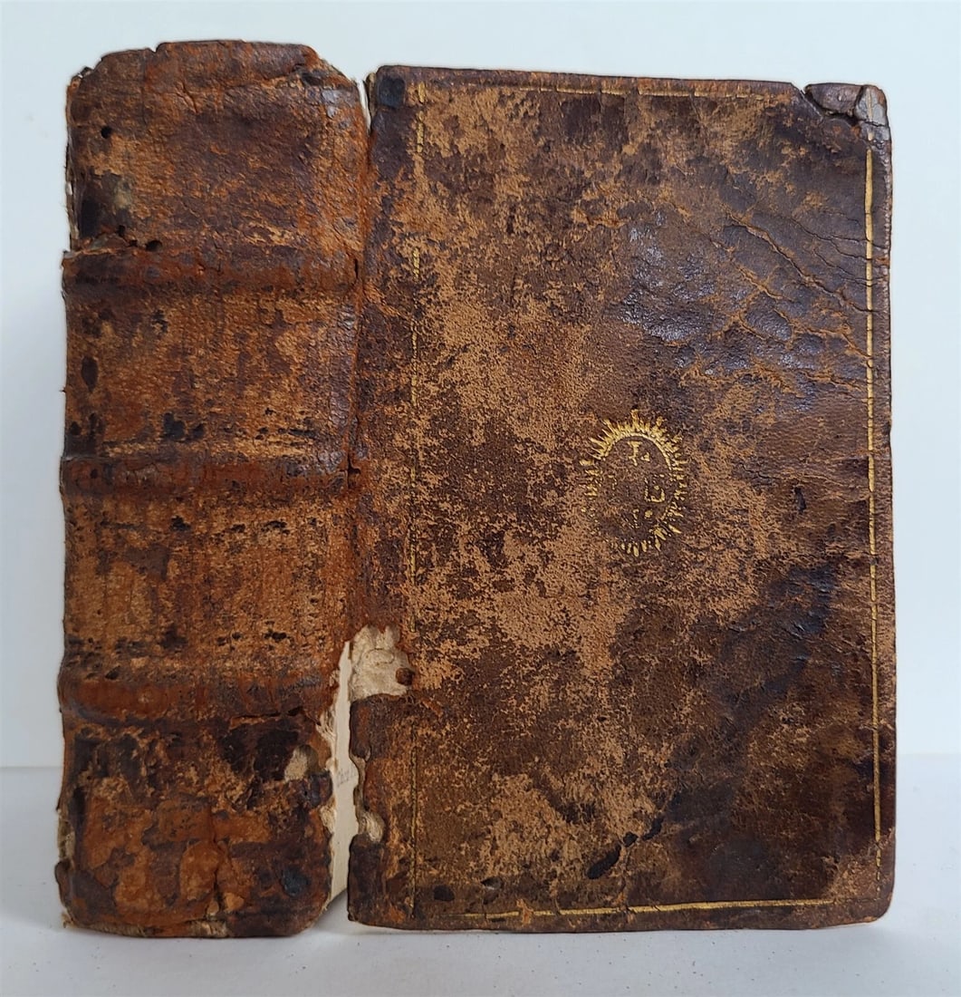 1617 BIBLE in FRENCH LE NOVUEAU TESTAMENT antique FULLY ILLUSTRATED - 2
