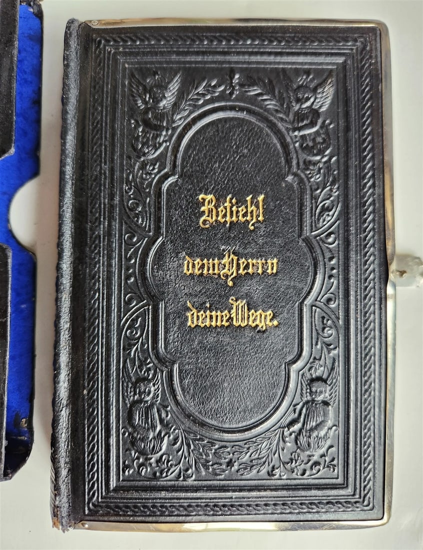 1880s HYMNAL in GERMAN antique DECORATIVE LEATHER BINDING w/ METAL EDGES - 5