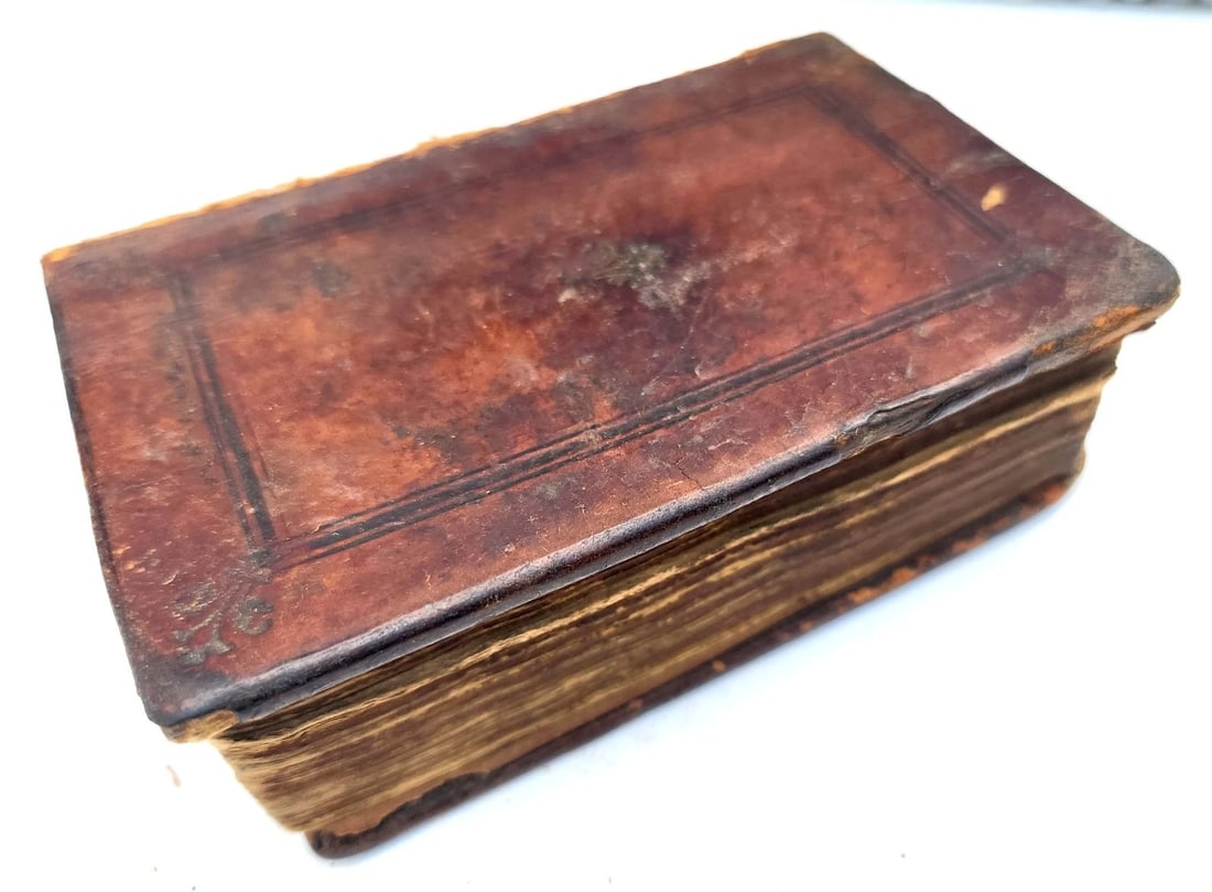 1548 BIBLE in LATIN FULLY ILLUSTRATED antique RARE pocket size NEW TESTAMENT - 3