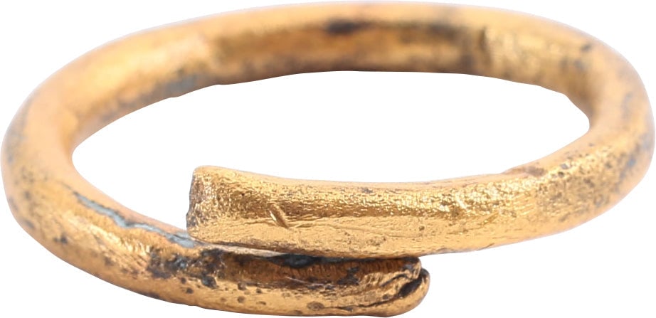 VIKING COIL RING C.900-1050 AD SIZE 7 (1 of 4)