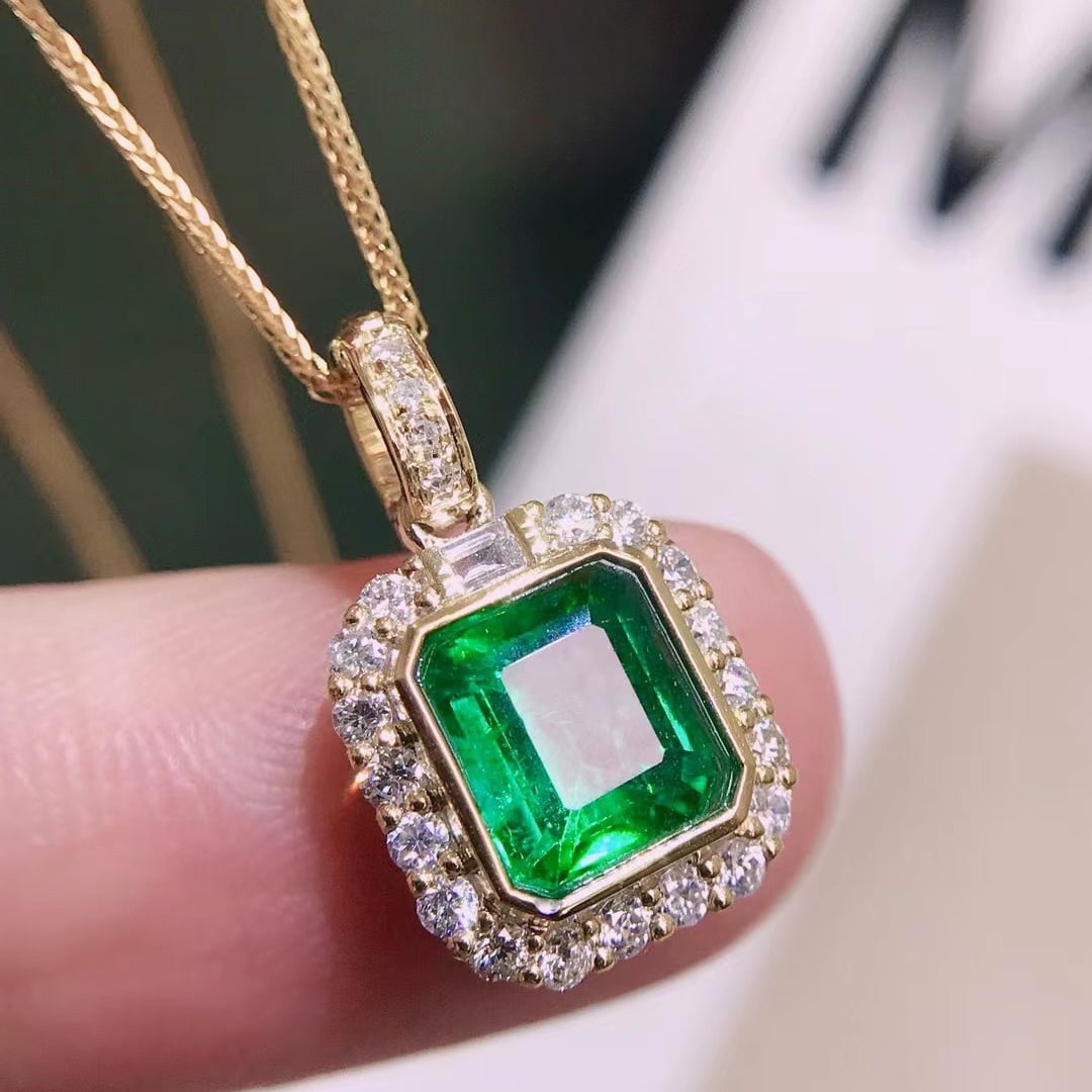 14K GOLD 1.10 CT VIVID GREEN NATURAL EMERALD and DIAMOND PENDANT - 2