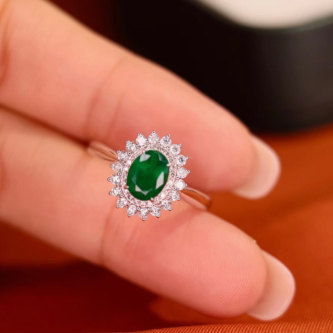 14K GOLD 1.19 CTW VIVID GREEN NATURAL EMERALD and DIAMOND RING - 7