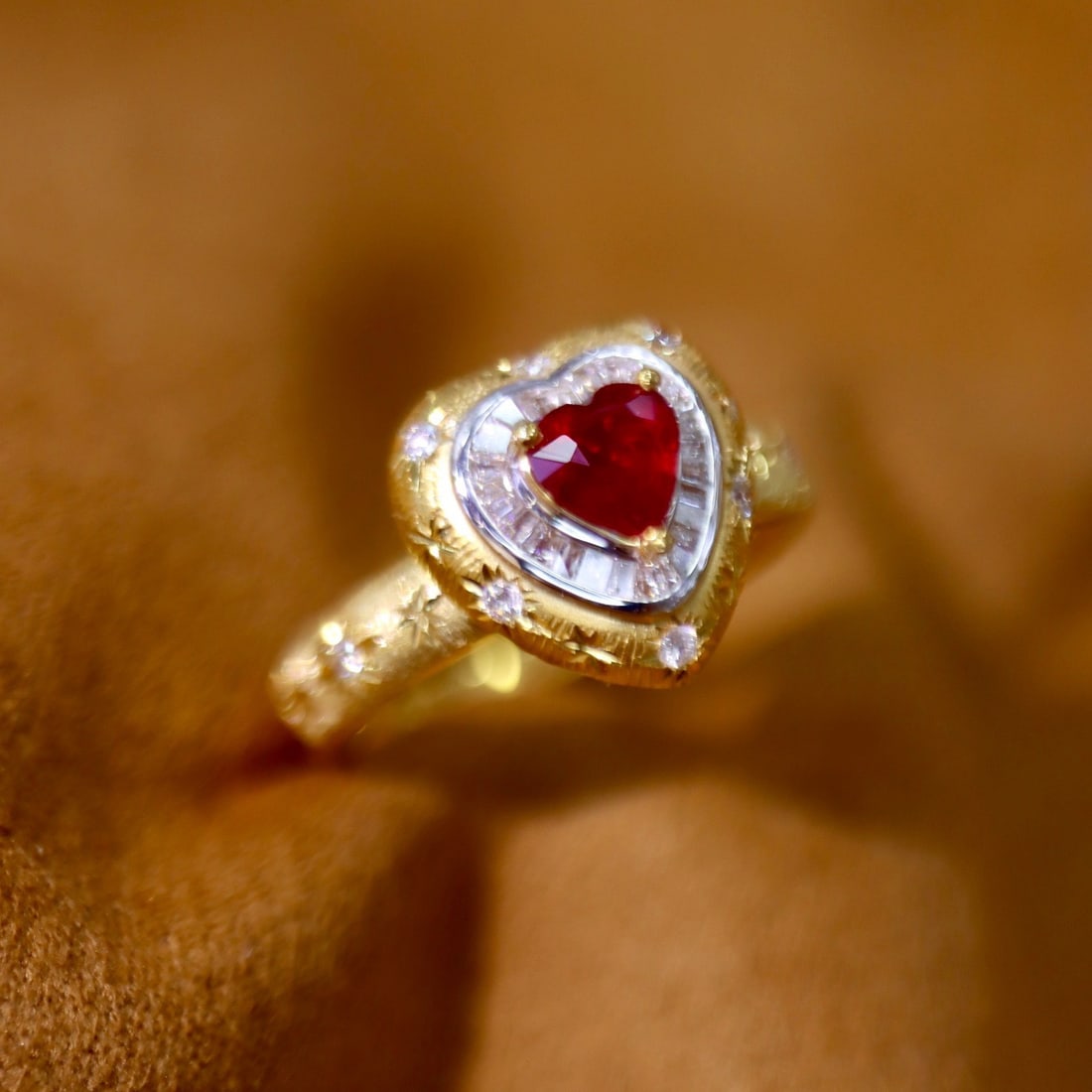 14K GOLD 0.66 CTW NATURAL RUBY and DIAMOND RING - 2
