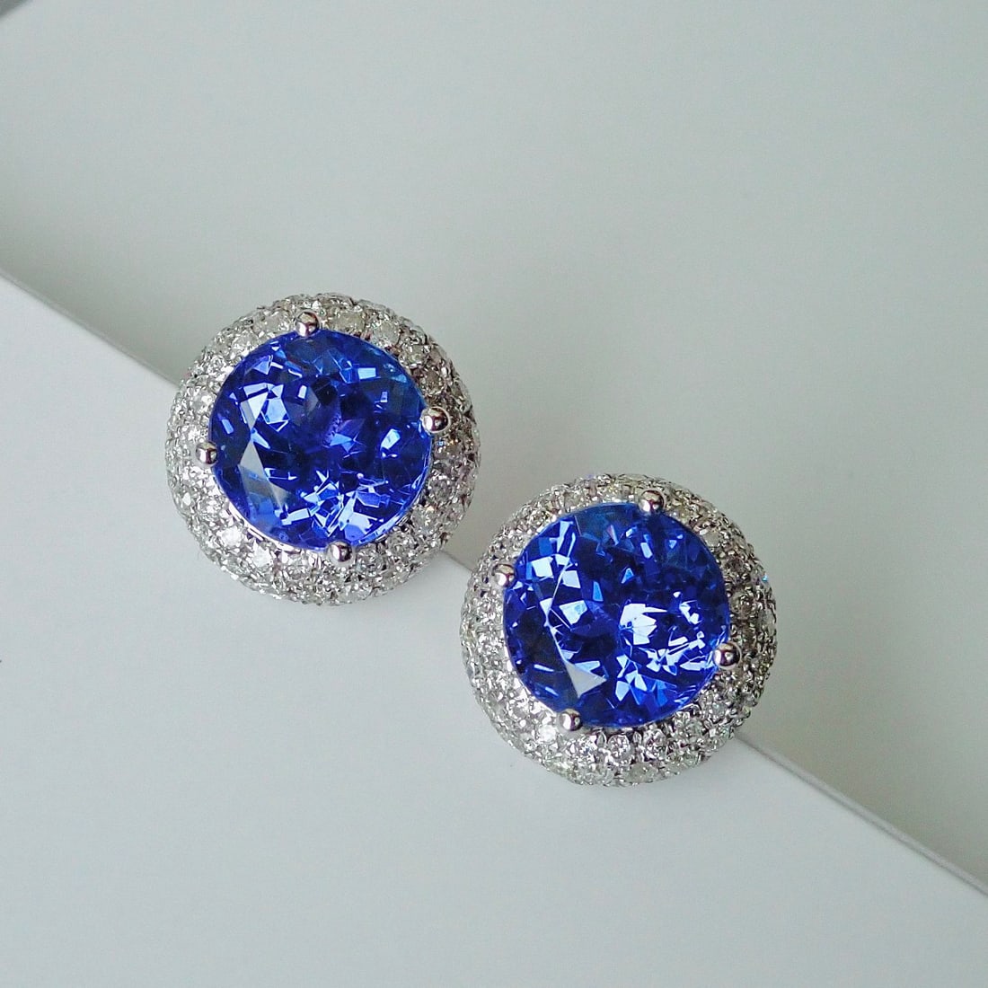 14K GOLD 2.85 CT NATURAL TANZANITE and DIAMOND EARRINGS - 4