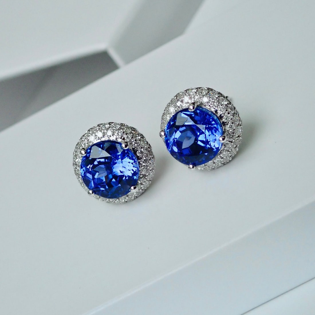 14K GOLD 2.85 CT NATURAL TANZANITE and DIAMOND EARRINGS - 5