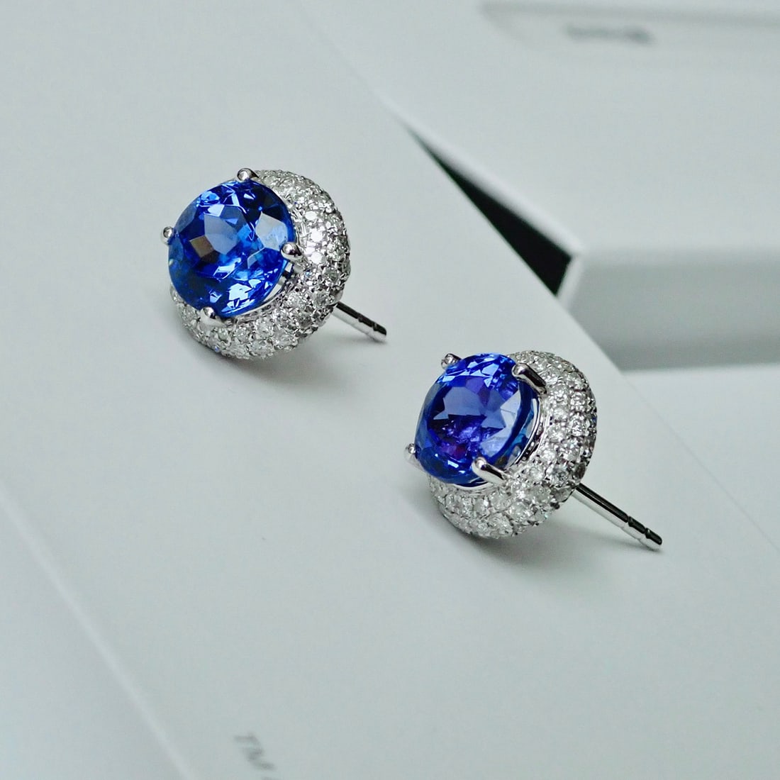 14K GOLD 2.85 CT NATURAL TANZANITE and DIAMOND EARRINGS - 8