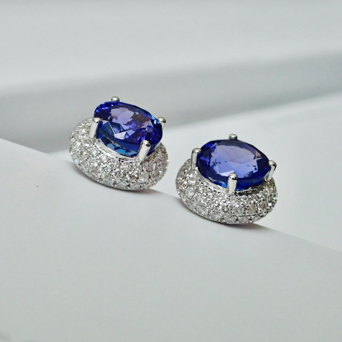 14K GOLD 2.85 CT NATURAL TANZANITE and DIAMOND EARRINGS - 9