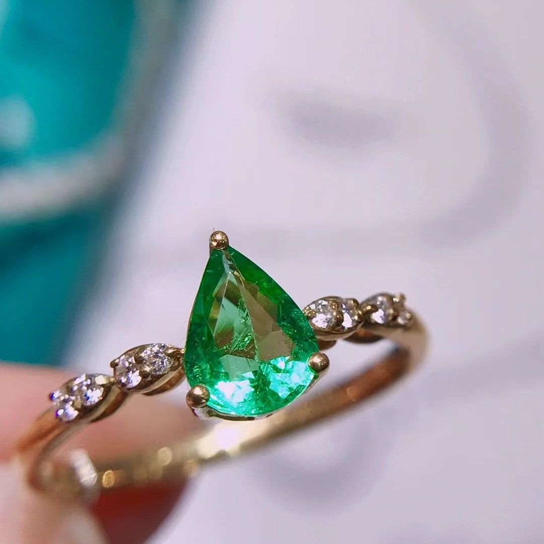 14K GOLD 0.5 CT VIVID GREEN NATURAL EMERALD and DIAMOND RING - 3