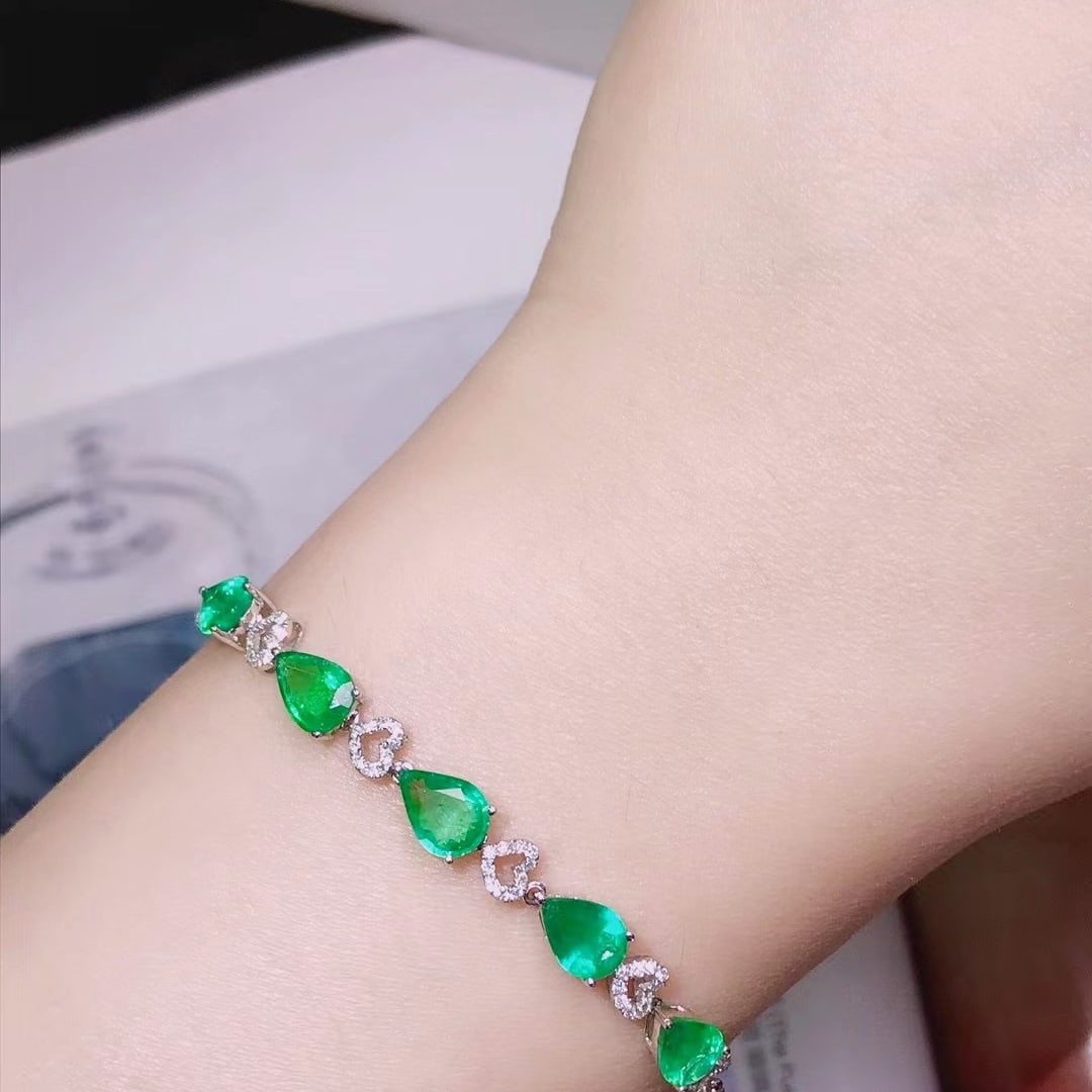 14K GOLD 2.4 CT VIVID GREEN NATURAL EMERALD and DIAMOND BRACELET - 2