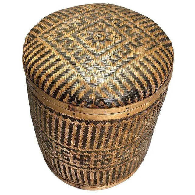 1970s Tall Traditional Thai Hand Woven Wicker Rice Storage Basket With Lid - 3