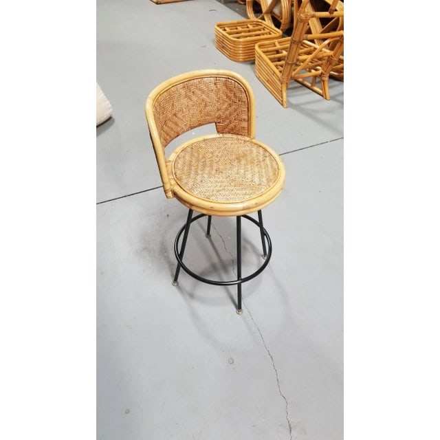 Mid 20th Century Restored Rattan & Wicker Swivel Bar Stool with Iron Base, Seng of Chicago - 3