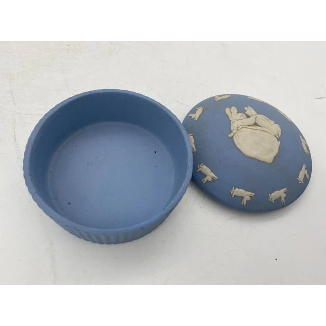 1950s Blue Wedgewood Bunny Rabbit Lidded Box & Ashtray Set- 2 Pieces - 6