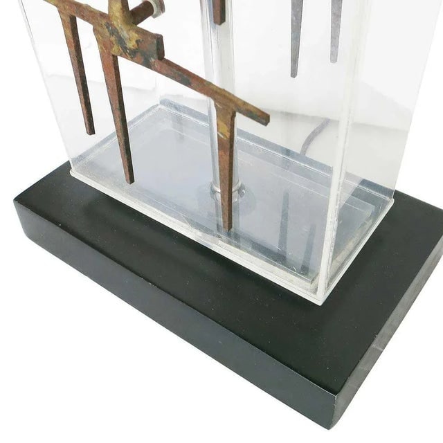 1967 Brutalist Nail Sculptural Lucite Table Lamp by Laurel, Unmarked - 8