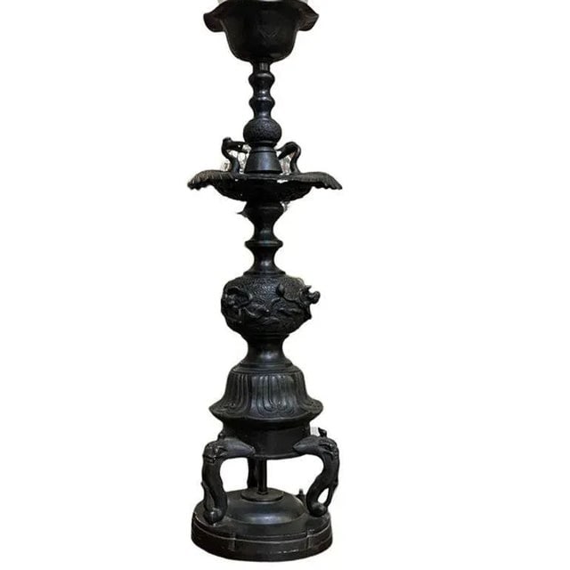 Mid-Century James Mont Style Bronze Chinese-Inspired Table Lamp - 8