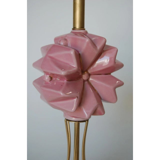 Mid Century Brass Spindel Table Lamp W/ Ceramic Flower Accent - 4