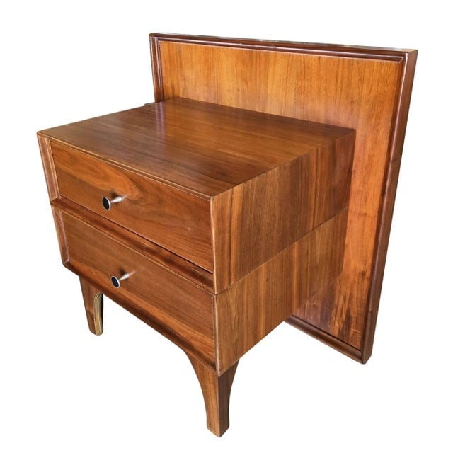 1950s Custom Walnut Bedroom Nightstand by Glenn of California - 3
