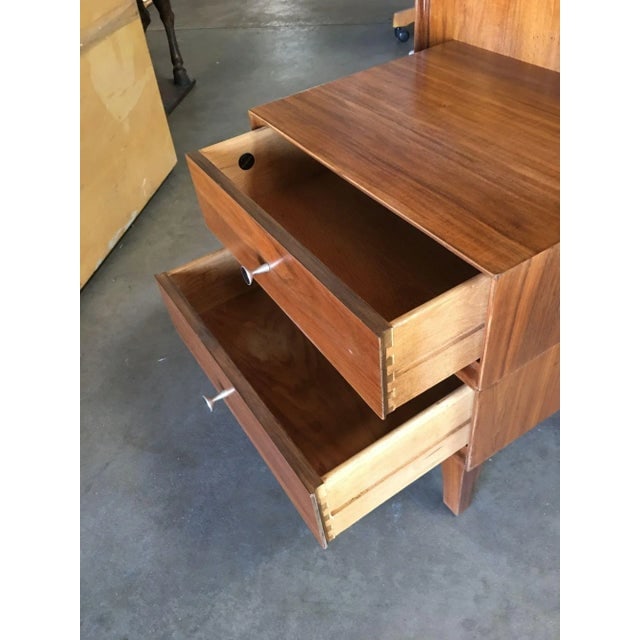 1950s Custom Walnut Bedroom Nightstand by Glenn of California - 5