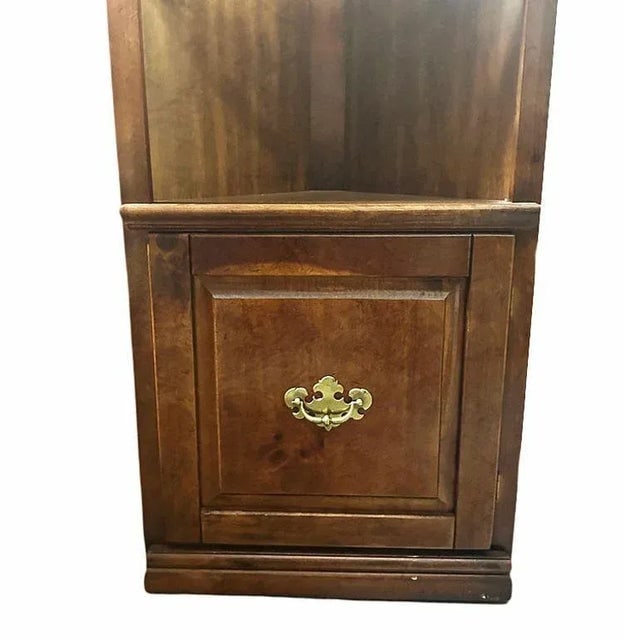 1960s Colonial Style 4 Tier Oak Cupboard Corner Display Cabinet W/ Light - 9