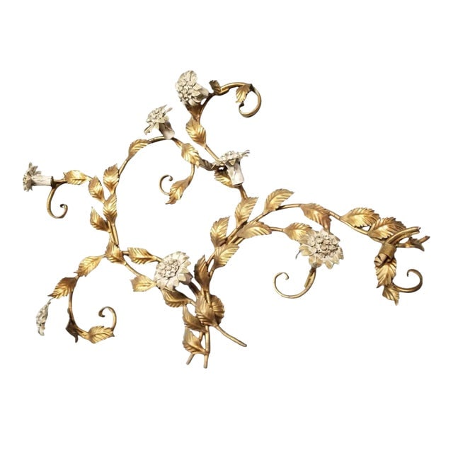 Mid Century Italian Tole Brass Floral Wall Sconce Sculpture: Title: Mid Century Italian Tole Brass Floral Wall Sconce Sculpture Description: Mid-century era Tole wall sculpture light up wall sconce in the form of curling vines in brass enameled white illuminate