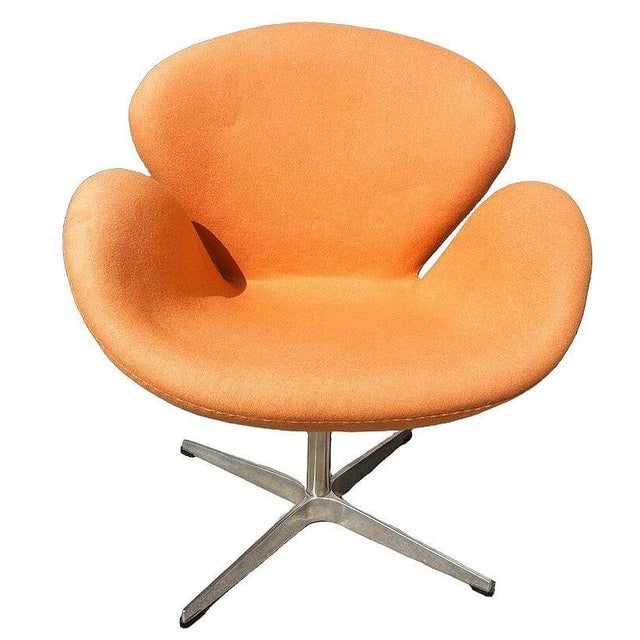 Punmkin Orange Swan Chair in the Style of Arne Jacobsen - 2