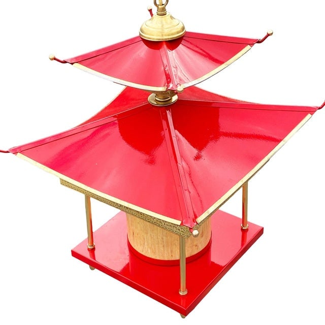 1950s Mid-Century Modern Pagoda Enameled Red Metal & Gold-Tone Tole Chinoiserie Chandelier - 3