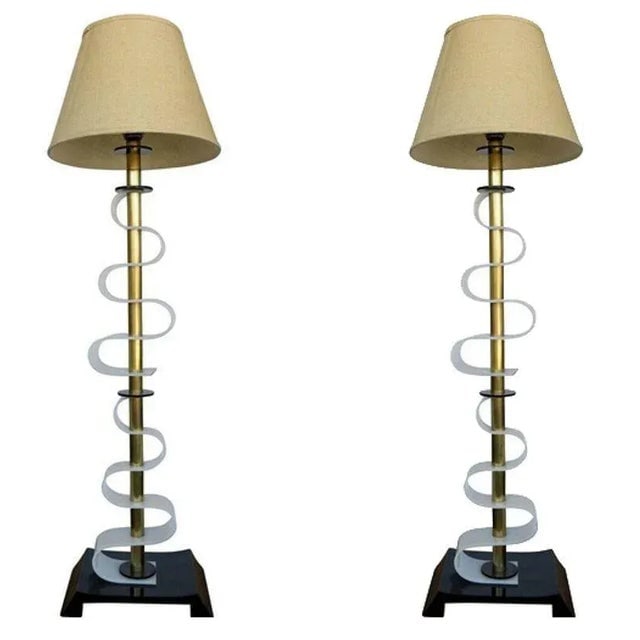 Mid Century Acrylic Sculptural Floor Lamp by Moss Lighting - 2
