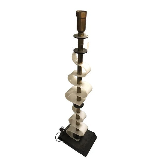 Mid Century Acrylic Sculptural Floor Lamp by Moss Lighting - 3