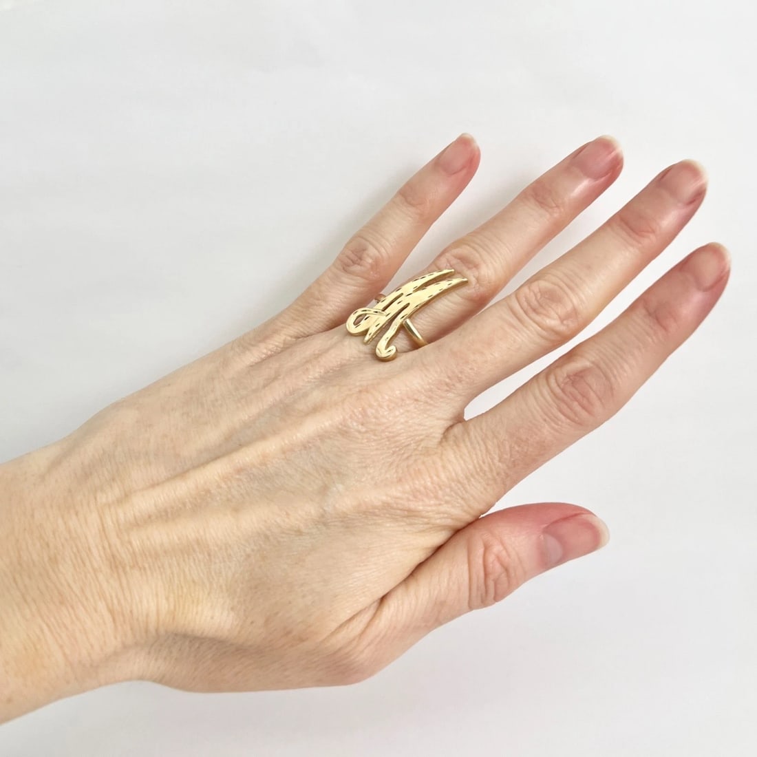 Vintage 1980's Letter M Initial Ring 14K Yellow Gold, 4.44 Grams - 4