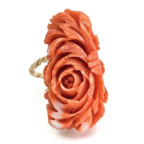 Vintage 1960's Carved Coral Flower Floral Long Ring 14K Yellow Gold, 23.71 Grams: Vintage 1960's Carved Coral Flower Floral Long Ring 14K Yellow Gold, 23.71 Grams Make a statement with this unique ring! Please let us know if you have any questions. Circa: 1960's Gemstones: one hand