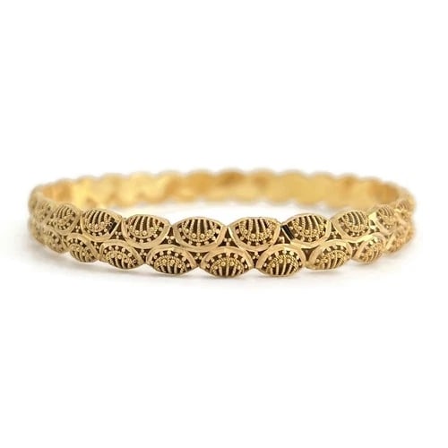 Vintage Filigree Ornate Bangle Bracelet 21K Yellow Gold, 10.70 Grams: Vintage Filigree Ornate Bangle Bracelet 21K Yellow Gold, 10.70 Grams This is such a beautiful bracelet! Please let us know if you have any questions. Metal: 21K yellow gold Weight: 10.70 grams Stamped