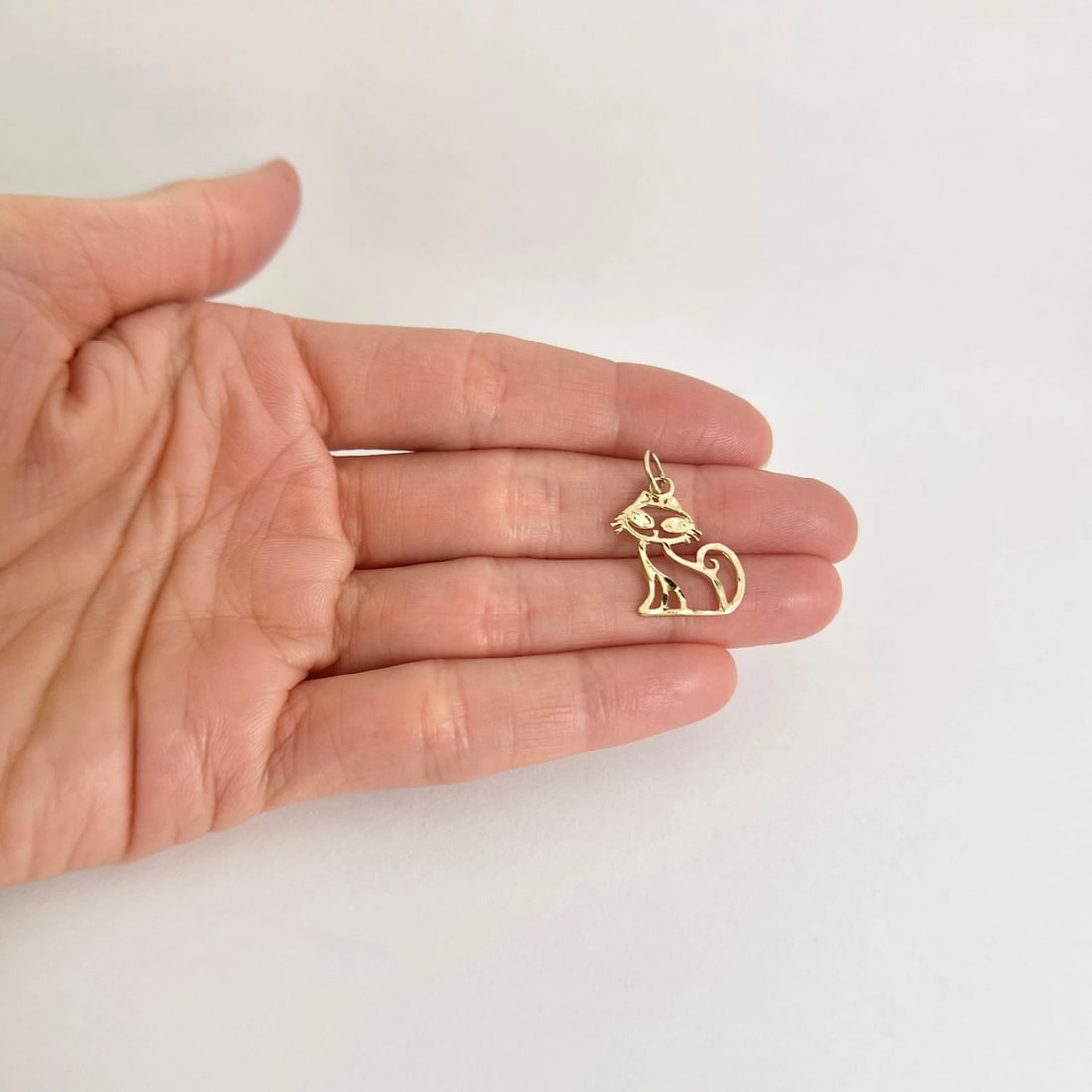 Vintage 1960's Kitty Cat Animal Charm Pendant 14K Yellow Gold .93 Grams - 3