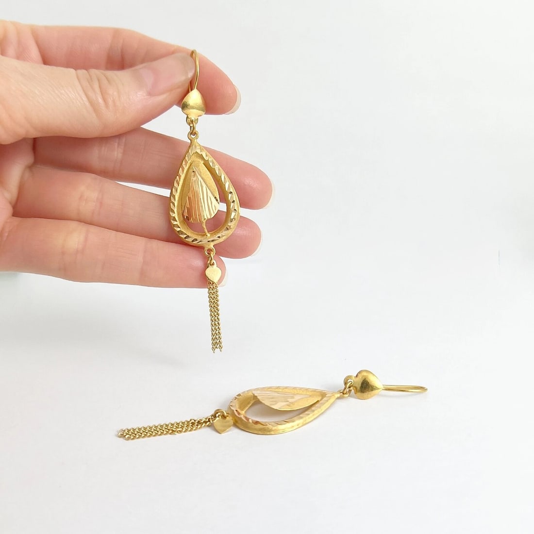 Vintage Teardrop Tassel Dangle Drop Earrings 22K Yellow Gold, 6.73 Grams - 6