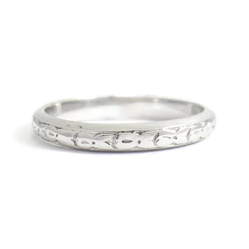 Antique 1920's Etched Wedding Band Ring 18K White Gold, Size 5.75, 2.33 Grams: Antique 1920's Etched Wedding Band Ring 18K White Gold, Size 5.75, 2.33 Grams This is a timeless wedding band from the 1920's that has been polished and rhodiumed. This ring was previously engraved wi