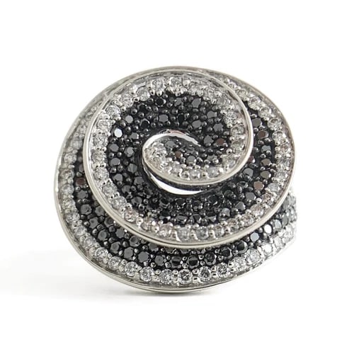 Vintage Black White Diamond Swirl Cocktail Ring 14K White Gold 2.80 CTW 14.05 Gr: Vintage Black White Diamond Swirl Cocktail Ring 14K White Gold 2.80 CTW 14.05 Gr This ring is a beautiful and unique ring! Please let us know if you have any questions. Diamonds: black and white