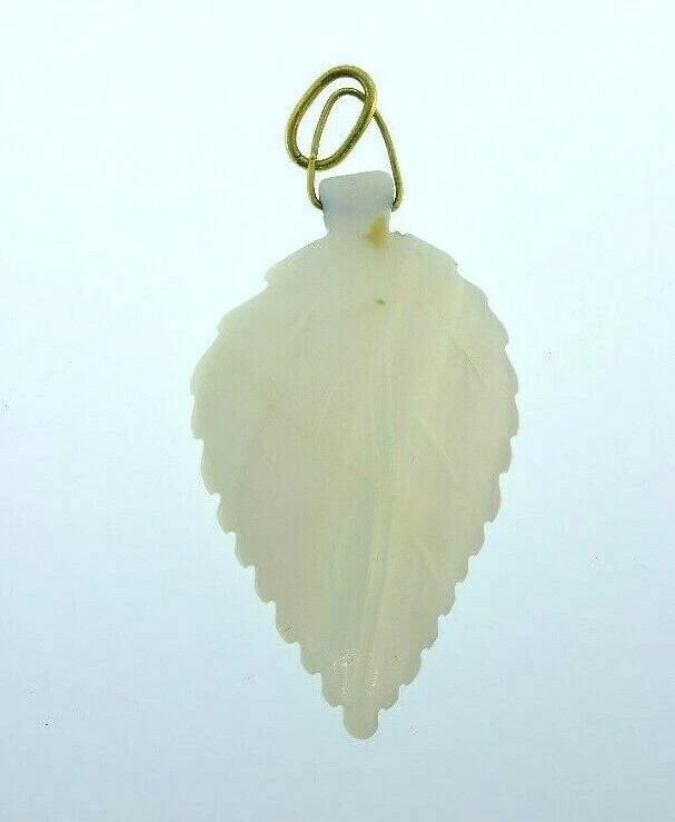 TRENDY 14k Yellow Gold & Mother of Pearl Leaf Charm / Pendant Modern - 2
