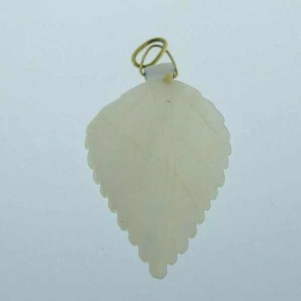 TRENDY 14k Yellow Gold & Mother of Pearl Leaf Charm / Pendant Modern - 4
