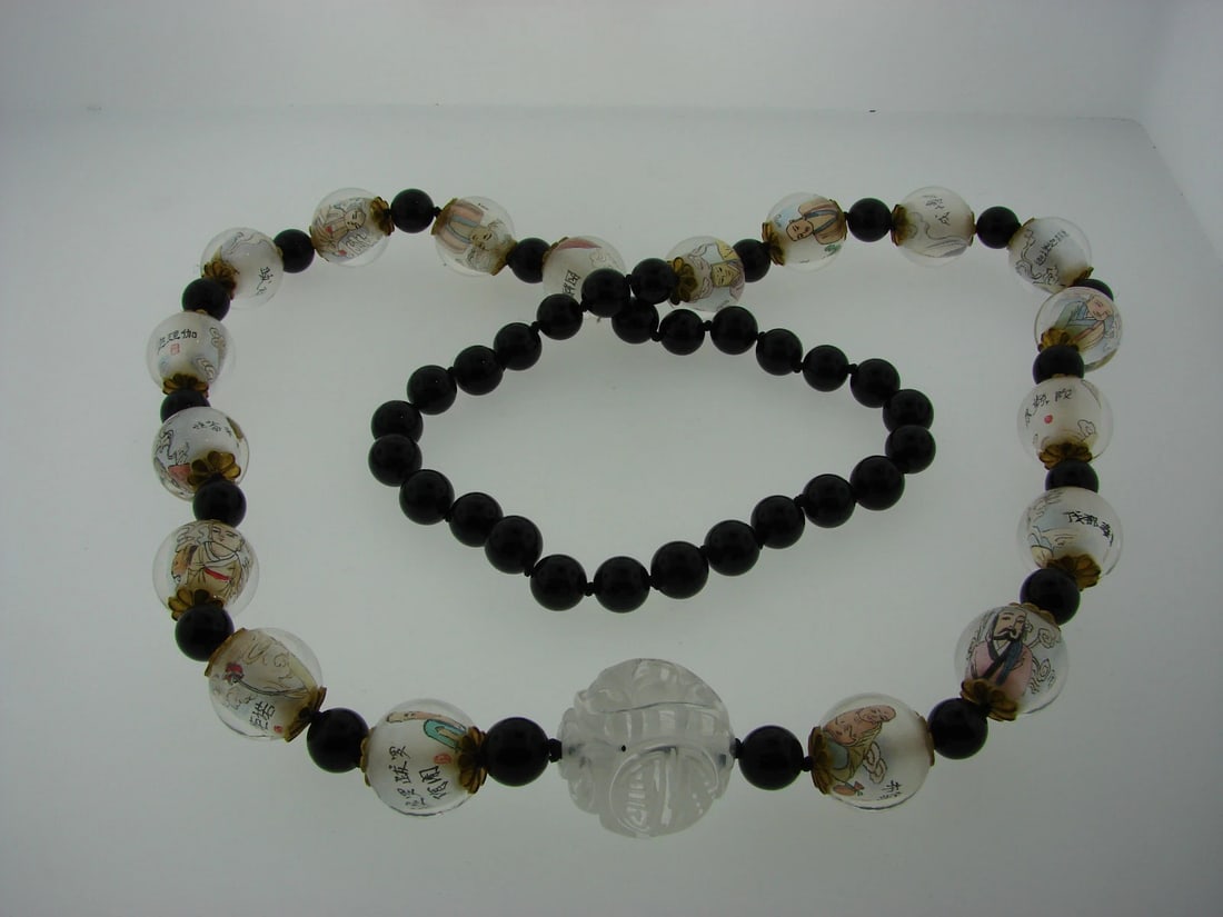 CHINESE BEAD NECKLACE PAINTINGS INSIDE BLACK WHITE NECKLACE - 2