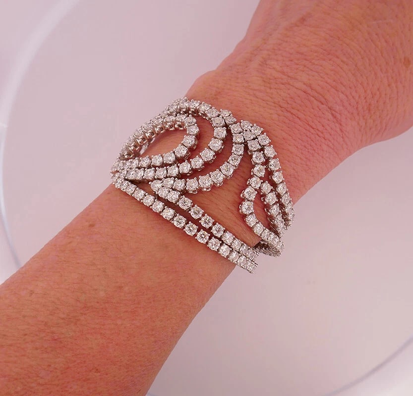 Boucheron BRACELET 18k White Gold Diamond Estate Jewelry - 4